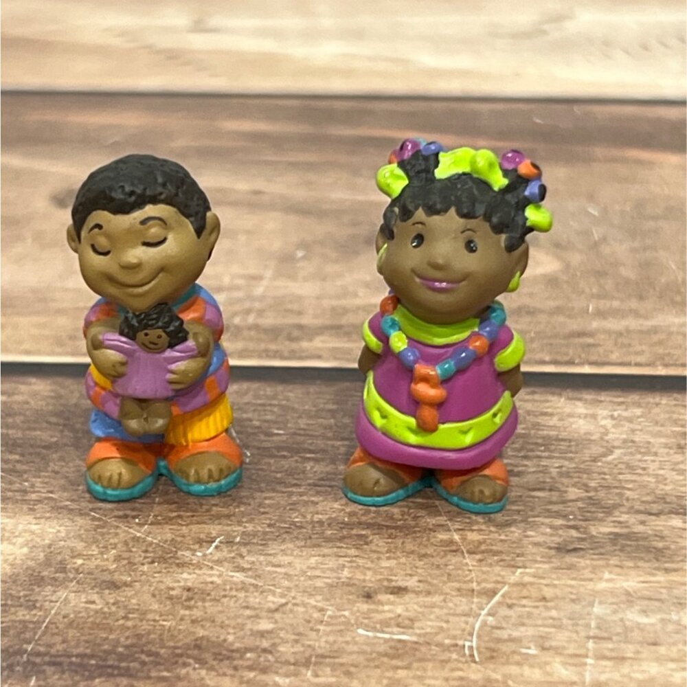 1997 HALLMARK MERRY MINIATURES QSM8545 PENDAKIDS FIGURINES VALENTINES